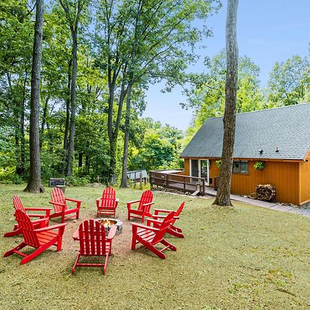 Quaint Loft Cabin W Hot Tub, Firepit, Deck & Grill Hedgesville Esterno foto
