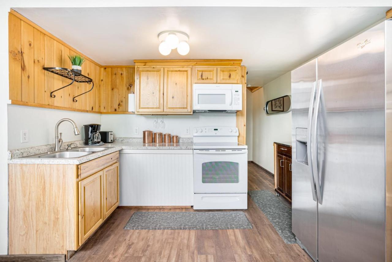 Quaint Loft Cabin W Hot Tub, Firepit, Deck & Grill Hedgesville Esterno foto
