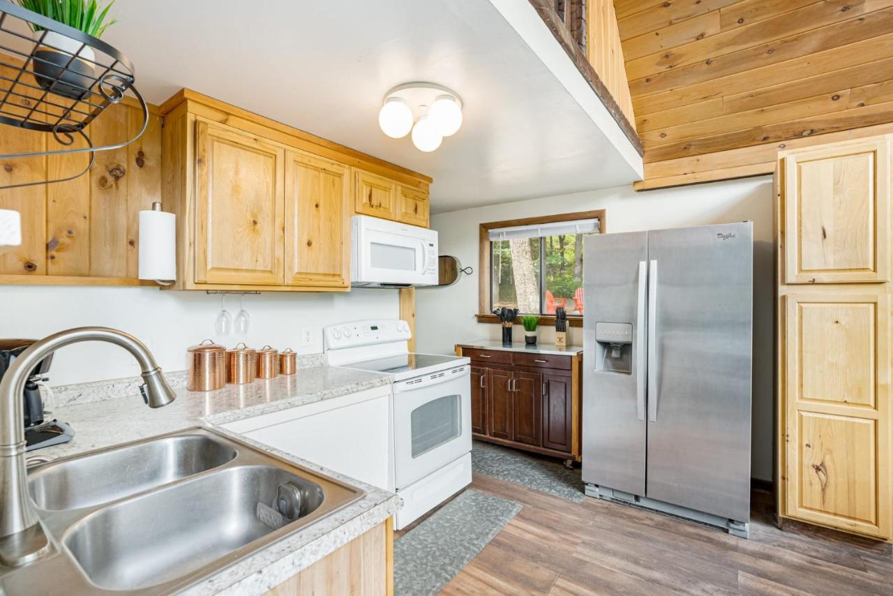 Quaint Loft Cabin W Hot Tub, Firepit, Deck & Grill Hedgesville Esterno foto