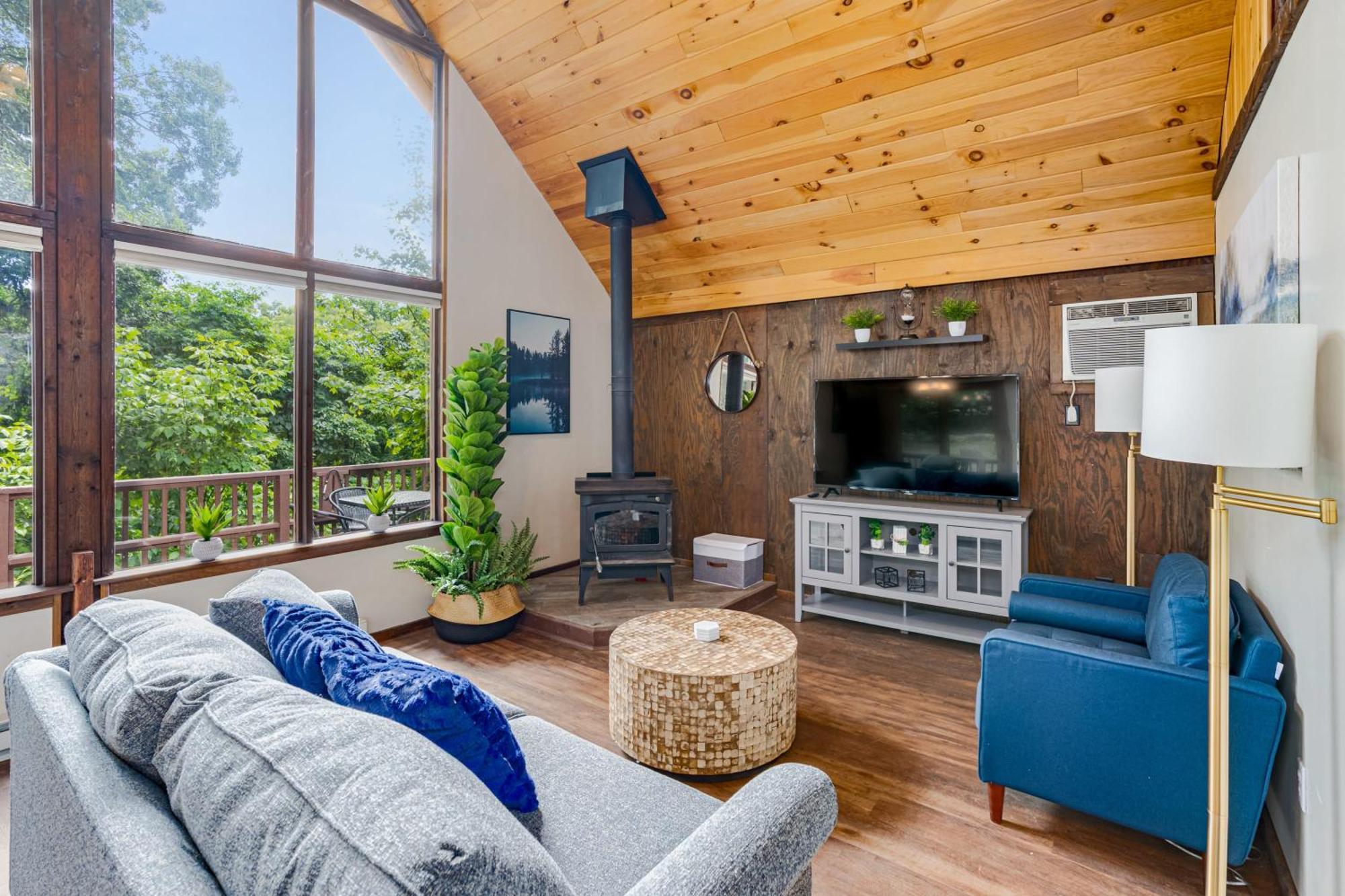 Quaint Loft Cabin W Hot Tub, Firepit, Deck & Grill Hedgesville Esterno foto